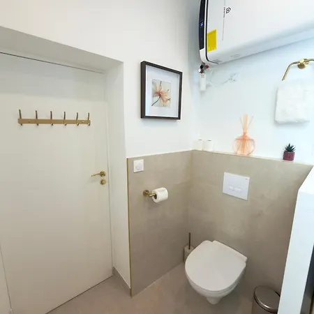 Luxury I Designer Duplex Near Bastille *